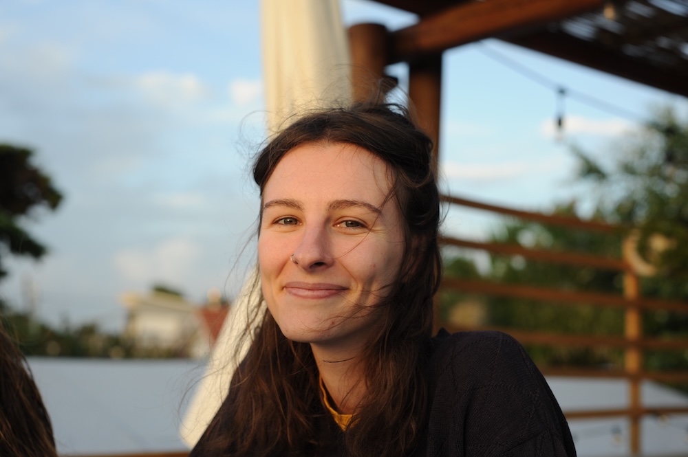 Sofía de pequeña aprendiendo arte